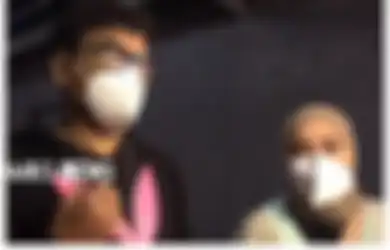 Temani Uya Kuya Berjuang Bersama Sembuh dari Covid-19, Astrid Ngaku Sempat Syok Saat Lihat Uya Kuya Tak Sadarkan Diri hingga Terjatuh: Kupengang Tangannya, Ya Allah Bangun Sadar