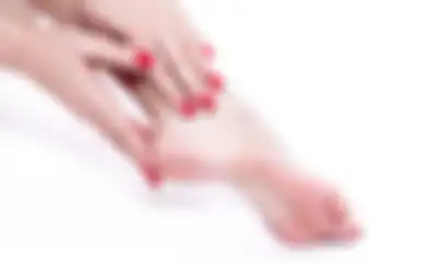 Nggak Perlu Keluar Duit Banyak Untuk Atasi Kaki Pecah-pecah, Cukup Gunakan Baking Soda di Malam Hari, Begini Caranya