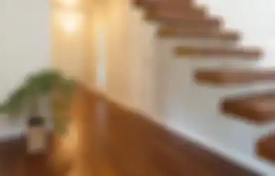 Pilih Tangga yang Pas dengan Rumah? Ini 5 Model Konstruksinya