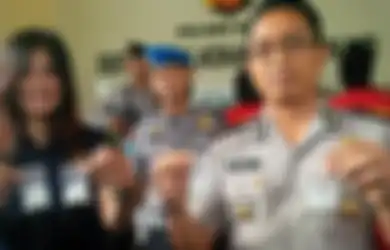 Sosok Sang Suami Tak Tersorot Kamera, Ternyata Mantan Kapolsek Astana Anyar Punya Utang Rp 340 Juta Saat Ditangkap Rekannya Sendiri Karena Pesta Narkoba
