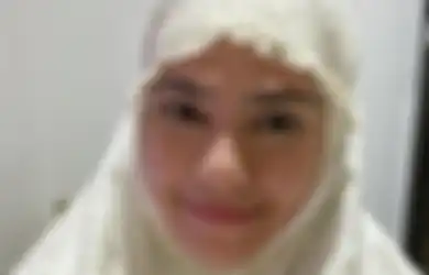 360 Derajat Penampilannya Berubah Kini Mantap Berhijab Usai Jalani Umrah di Bulan Ramadan, Catherine Wilson Ungkap Keinginan Soal Jodoh