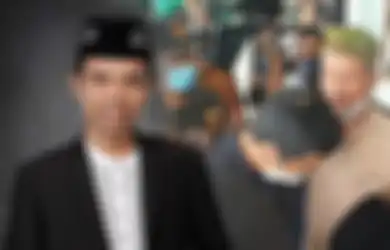 Tertawa Terbahak Dengar Jawaban Rocky Gerung Bila Jadi Presiden, Ustaz Abdul Somad Mendadak Buka Peci Saat Bertemu Kiai Sepuh NU, Terungkap Tujuannya