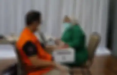Tahanan KPK Penilap Duit Negara dapat Vaksin Covid-19 Duluan, ICW Ngamuk Sebut Aksi Tersebut Tak Tepat: Nakes Saja Belum Berhasil Divaksin!
