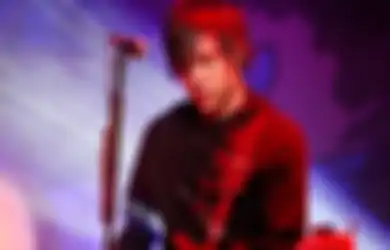 5 Band Rock yang Sukses Diorbitin Basis Fall Out Boy Pete Wentz