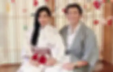 Syahrini dan Reino Barack Masih Mesra Bak Pasangan Pengantin Baru di Jepang, Aisyahrani Sampaikan Kondisi Terkini Penyanyi Sensasional Itu Sambil Singgung Soal Momongan: Semoga Pulang ada Kabar Baik