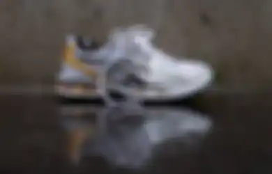 Review Sepatu Asics Gel Kayano-14 Pure Gold: Berani Nyaman Seharian Bareng Si Emas