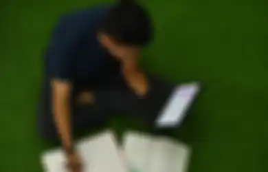 Anak Kecil Ini Rela Jualan Online Demi HP Untuk Sekolah, Bikin Haru