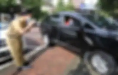 Baru Sebulan Jabat Wali Kota Solo, Gibran Beri Sanksi 3 Guru SMA Saat Sidak Bareng Ganjar Pranowo: Ini Tidak Bercanda Loh!