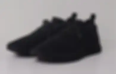5 Rekomendasi Sneakers Low Brand Lokal All Black Harga 300 Ribuan