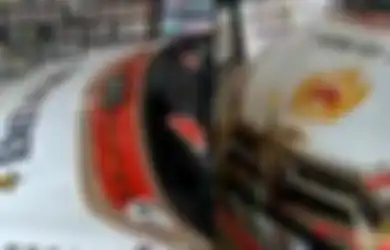 Harganya Diklaim Tembus Rp 40 Miliyar, Berikut Fakta di Balik Mobil Viral Berlambang Keraton yang Dilapisi Emas hingga Giok, Kerabat si Pemilik: Semuanya Asli