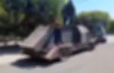 Kelasnya Bukan Penjahat Ecek-ecek Lagi, Geng Narkoba Meksiko Ternyata Peralatan Tempurnya Bak Pasukan Militer Saja, Punya Tank Hingga Kendaraan Lapis Baja, Pantas Polisi Angkat Tangan
