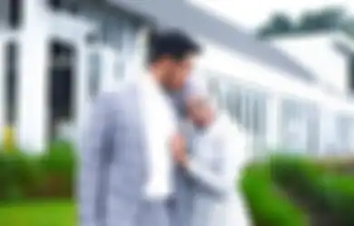 Sesumbar Sebut Kastanya Lebih Tinggi Dibandingkan Wanita Cantik, Elly Sugigi Kini Banting Setir Jualan Sarung di Bulan Ramadhan Bersama Suami Berondongnya
