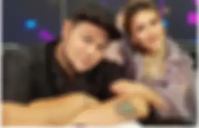 Seantero Negeri Tahu Cintanya Ditolak Ivan Gunawan, Ayu Ting Ting Nekat Lakukan Hal Ini di Depan Layar Kaca Usai Igun Ngaku Pernah Cium Bibirnya