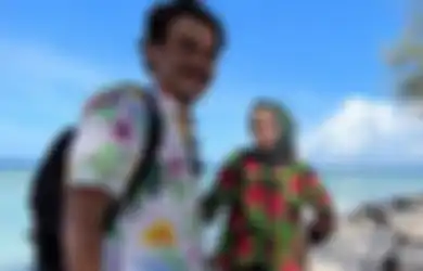 2 Bulan Hidup Tanpa Ibu Usai Rina Gunawan Meninggal Dunia, Potret Tampan Putra Sulung Teddy Syach yang Jarang Terekspos Sukses Curi Perhatian Netizen: Masha Allah