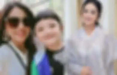 Meski Tak Lahir dari Rahimnya, Perlakuan Manis Krisdayanti pada Putri Anang Hermansyah dan Ashanty Jadi Sorotan, Intip Respon Arsy saat Dapat Kecupan sang Diva!