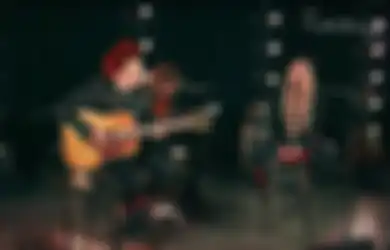 YUNGBLUD Akustikan Bawain 'I'm With You' Bareng Avril Lavigne