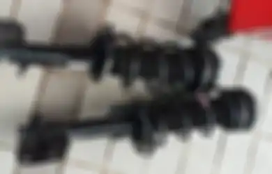 Apa Ciri-Ciri Sokbreaker Depan Mobil Lemah?