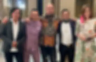Ahmad Dhani Ajak Foto Para Juri Idol Termasuk Mantan Istri, Begini Beda Reaksi Maia Estianty dan Mulan Jameela, Judika: Ada yang Melotot!
