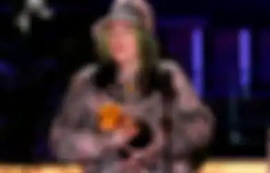 Billie Eilish Ungkap Alasan Enggan Tinggal Jauh dari Orangtua