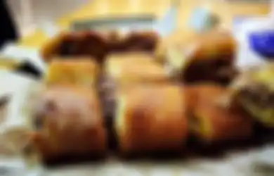 Nekat Banting Tulang di Negeri Orang, WNI Ini Sukses Jual Martabak Manis dengan Harga Selangit, Saking Larisnya Bule Sampai pada Antre!