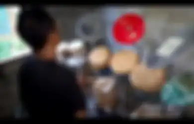 Viral Berkat Cover Lagu Dream Theater Pake Drum dari Barang Bekas, Deden Noy Dikirimin Drum Sama Mike Portnoy
