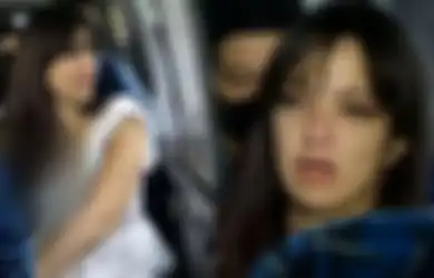 Tangan Tak Bisa Gerak Pulang dari Berobat dari Amerika, Nia Ramadhani Mendadak Bagikan Kabar Duka Hingga Banjir Air Mata: Doain Saya