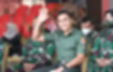 Momen Saat Aprilia Manganang Muncul ke Hadapan Publik Usai Ditetapkan sebagai Pria, Ubah Nama Menjadi Aprilio Perkasa