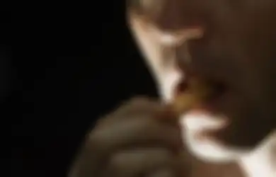 Ini 4 Bahaya Kesehatannya Kalo Lo Punya Kebiasaan Makan Tengah Malam 