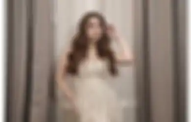 Digadang-gadang Jadi Rosalinda Versi Indo, Potret Lawas Celine Evangelista Malah Tuai Sorotan, Warganet Salfok Warna Kulit Beda Jauh dengan yang Sekarang!