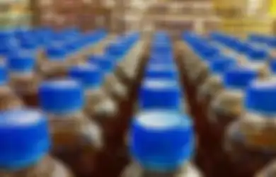 Viral di TikTok, Minuman Teh Kemasan Rasa Anggur Bakal Pengaruhin Ciuman? Mending Cek Fakta dan Mitos Ciuman Ini Deh