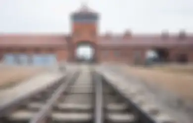 Ngeri! Sebuah Pesawat Tak Berawak Ungkapkan Kengerian di Dalam Kamp Konsentrasi Auschwitz, dari Pintu Gerbang Hingga Blok Kematian!
