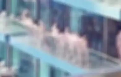Siang Bolong Berbaris di Balkon, 15 Wanita Tanpa Busana Gegerkan Dubai, Diduga Portal Ini Dalangnya