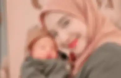 Bagikan Video Sang Anak saat Tengkurap hingga Belajar Angkat Kepalanya Sendiri, Unggahan Zaskia Sungkar Malah Diprotes Netizen