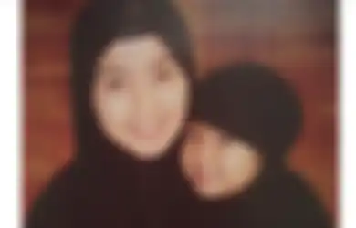 Nyaris Jadi Anak Tiri Irwan Mussry, Putri Desy Ratnasari Bongkar Hubungannya Dengan Sang Bunda yang Sudah Berjuang Besarkannya Usai Menjanda: Meskipun Kami Sering Bertengkar, Tapi...