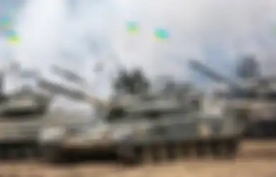 Perang dengan Rusia Bisa Terjadi Kapan Saja, Warga Sipil Ukraina Termasuk Wanita Kepergok Membawa Senapan Saat di Jalanan Saking Berbahayanya Situasinya