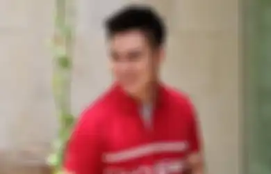 Punya Hobi Membantu Mayarakat, Baim Wong Tak Tanggung-Tanggung Bagikan Satu Truk Baju Jelang Buka Puasa Hari Pertama