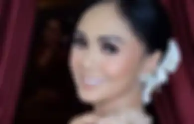 Tampil Cuma Pakai Kemben, Bentuk Dada Yuni Shara Disebut Netizen Kendur Bak Nenek-nenek, Mantan Raffi Ahmad Beri Jawaban Menohok: Saya Tampil Apa Adanya Nggak Dimuda-mudain!