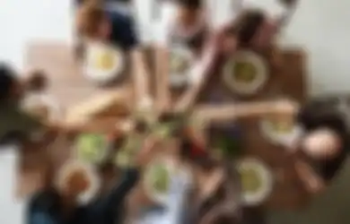 Meski Lapar tapi Tetap Sabar! Jangan Buru-buru Dalam Mengunyah Makanan Saat Berbuka Puasa Agar Sistem Pencernaan Tak Terganggu, Begini Penjelasan Dokter