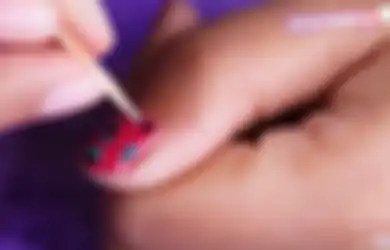Bikin Nail Art Buat Pemula Anti Gagal, Alatnya Cukup Pakai Tusuk Gigi!