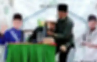 Jemaah Panik, Begini Detik-detik Ustaz Zacky Mirza Nyaris Tersungkur Sebelum Pingsan Saat Ceramah di Pekanbaru, Pihak Manajemen Ungkap Penyebabnya