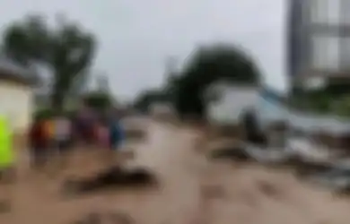 Selimut Logistik Penting bagi Pengungsi Bencana NTT, Berdayakan Komunitas Relawan Perusahaan Ini Kirim Bantuan