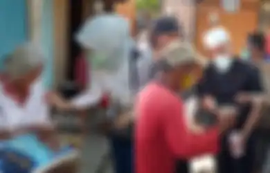 Ayahnya Dulu Rajin Datangi 100 Rumah Bagi-bagi ke Masyarakat Tak Mampu, Kareema Putri Almarhum Habib Hasan Mulachela Kini Jadi Penerus Tradisinya: Engga Bisa Membayangkan...