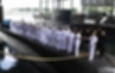 Nasi Sudah Jadi Bubur, Anak Balitanya Larang Sang Ayah Pergi Tugas di KRI Nanggala-402, Istri Lettu Imam Adi Kini Nyesal Tak Cepat Lakukan Ini: Maafin Mama Ya Pa
