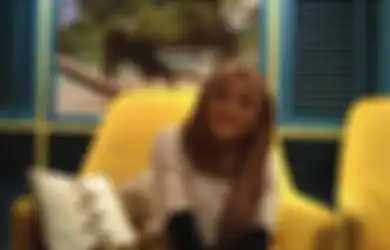 Putri Delina Berurai Air Mata Teringat Almarhumah Ibu Kandung, Mbak You Sebut Mendiang Lina Jubaedah Sering 'Nengokin' Anak-anaknya