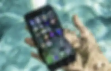 Ini Perbedaan IP67 dan IP68 di Smartphone, Gak Cuma Asal Tahan Air Lho