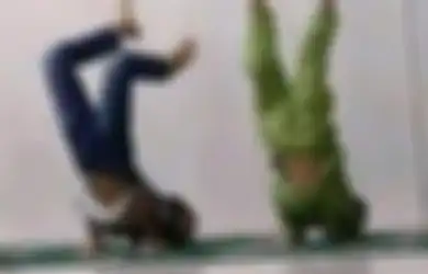 Viral Video Aksi Sujud 'Freestyle' Bocah Saat Shalat Diduga Terinspirasi Game Free Fire, Begini Tanggapan MUI