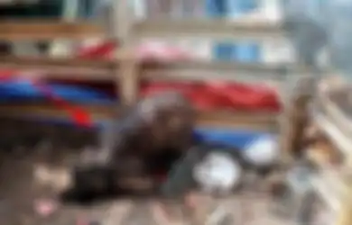 Berkalung Tasbih Hingga Pakai Ikat Kepala Merah, Ini Detik-Detik Manusia Berjubah Hitam Berubah Jadi Babi Ngepet di Depok, Mbah Mijan Bongkar Fakta Sebenarnya