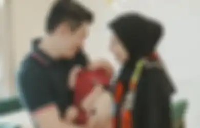 Usia Baru 21 Hari, Ukkasya Anak Zaskia Sungkar Disunat, Reaksi Galau Irwansyah yang Nyaris Menangis Sendu Jadi Sorotan: Bapaknya Lemes