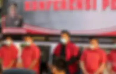 Keruk Uang Rp 1,8 Miliar dari Alat Tes  Antigen Bekas, Picandi Mosko Business Manager Kimia Farma Medan Punya Istana Megah di Kampung, Ini Fotonya