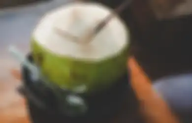 Sanggup Jual 1.200 Buah dalam Sehari di Tengah Pandemi, Penjual Kelapa Muda Asal Surabaya Ini Rela Tak Dibayar Saat Covid-19 Menggila, Alasannya Bikin Pilu!